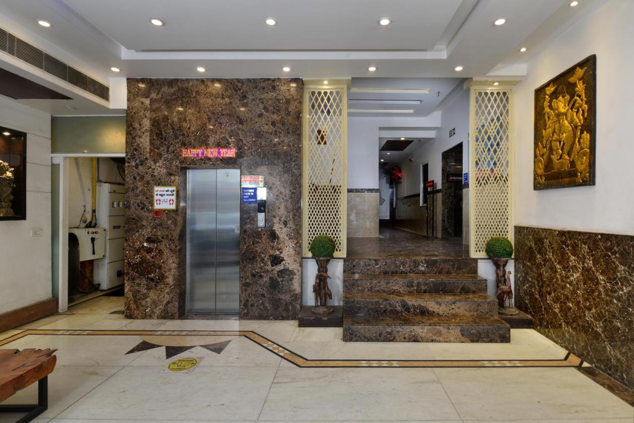 Capital O 2242 Hotel Yuvraj Deluxe Új-Delhi Kültér fotó